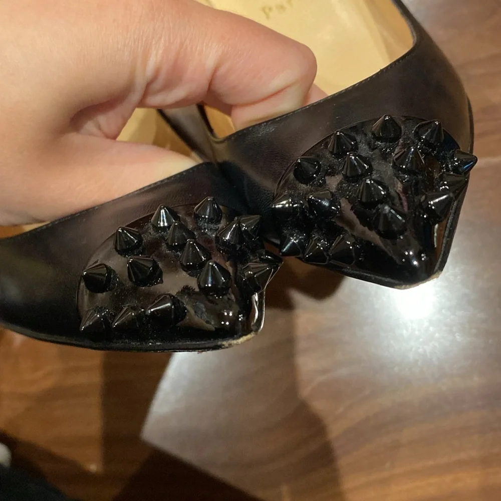 Christian Louboutin / Geo Black Leather Pump Spike Patent Toe Cap pigalle 38.5